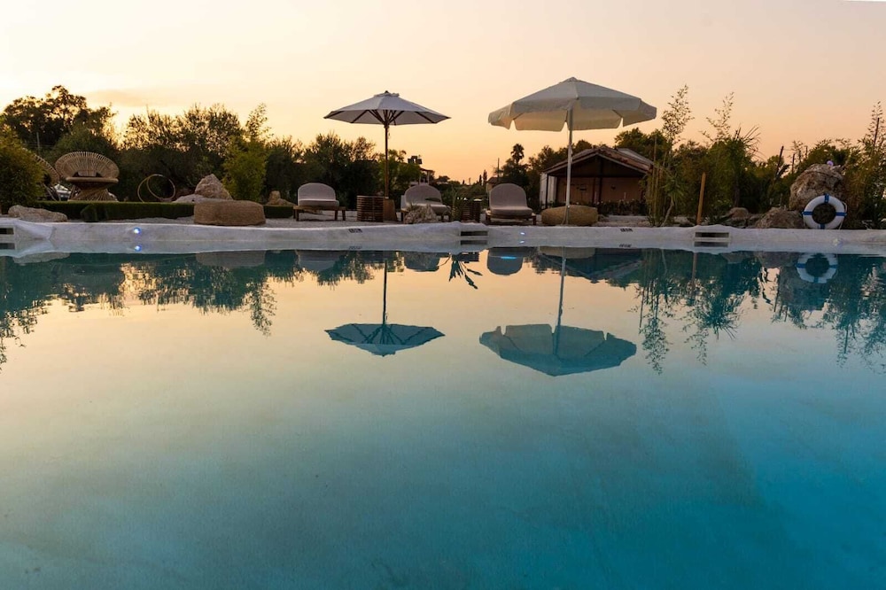 Sun n Chill — Swimming pool in Lefkimmi (Corfu), Ionian Islands