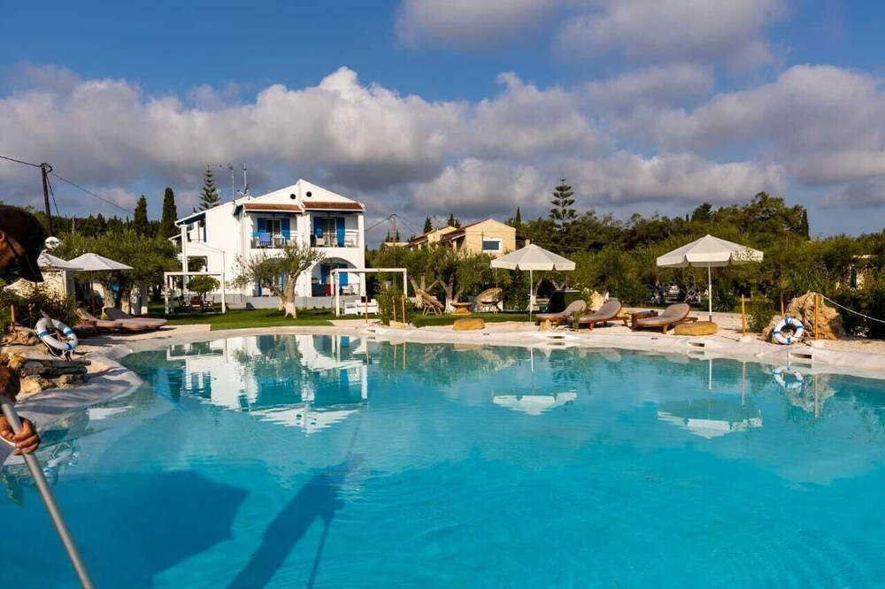 Sun n Chill — Swimming pool in Lefkimmi (Corfu), Ionian Islands