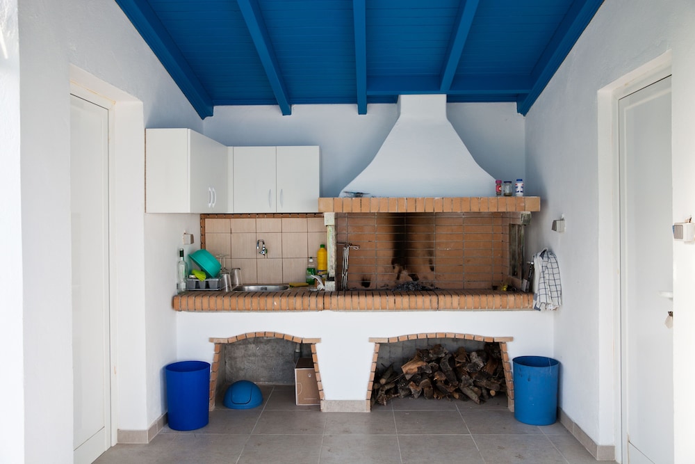 Sun n Chill — Restaurant & bars in Lefkimmi (Corfu), Ionian Islands