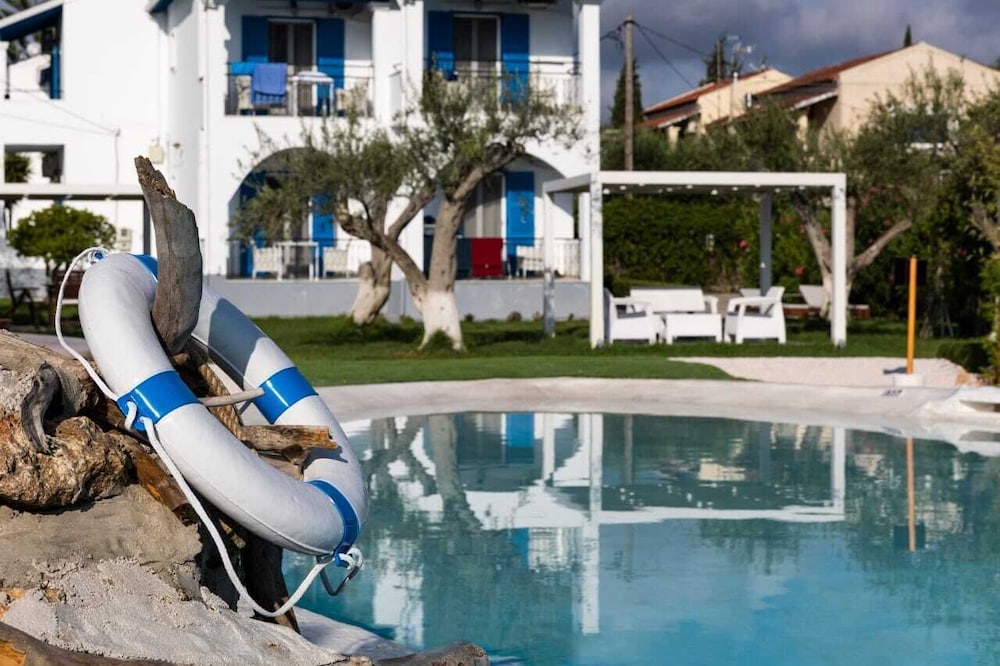 Sun n Chill — Swimming pool in Lefkimmi (Corfu), Ionian Islands