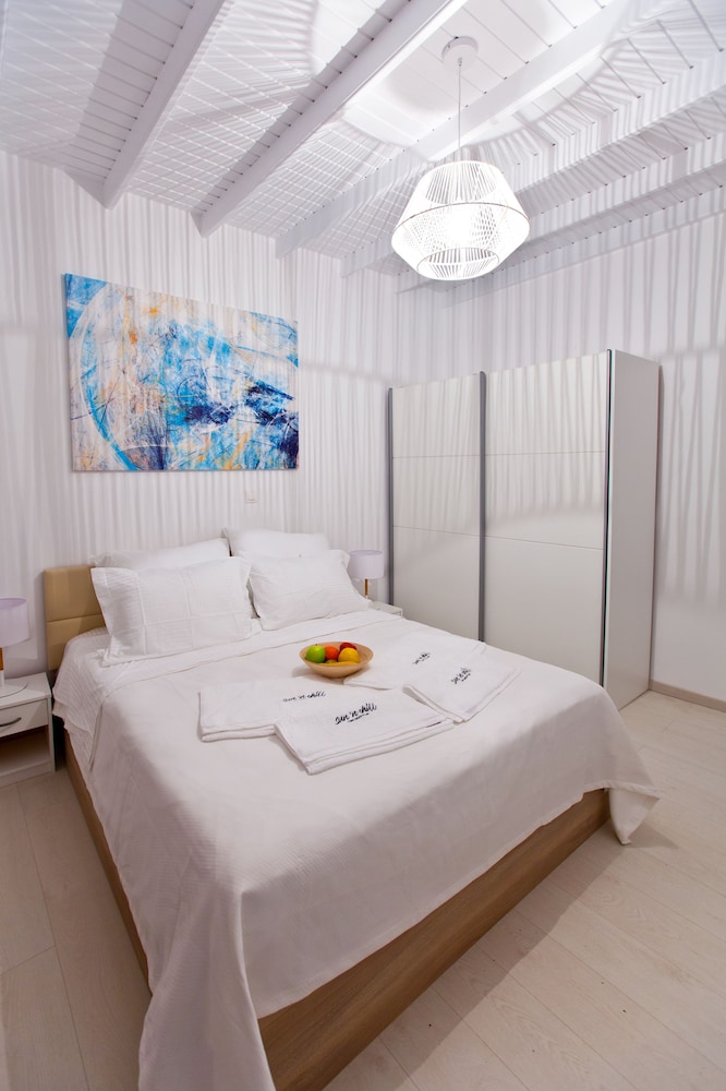 Sun n Chill — Hotel rooms in Lefkimmi (Corfu), Ionian Islands