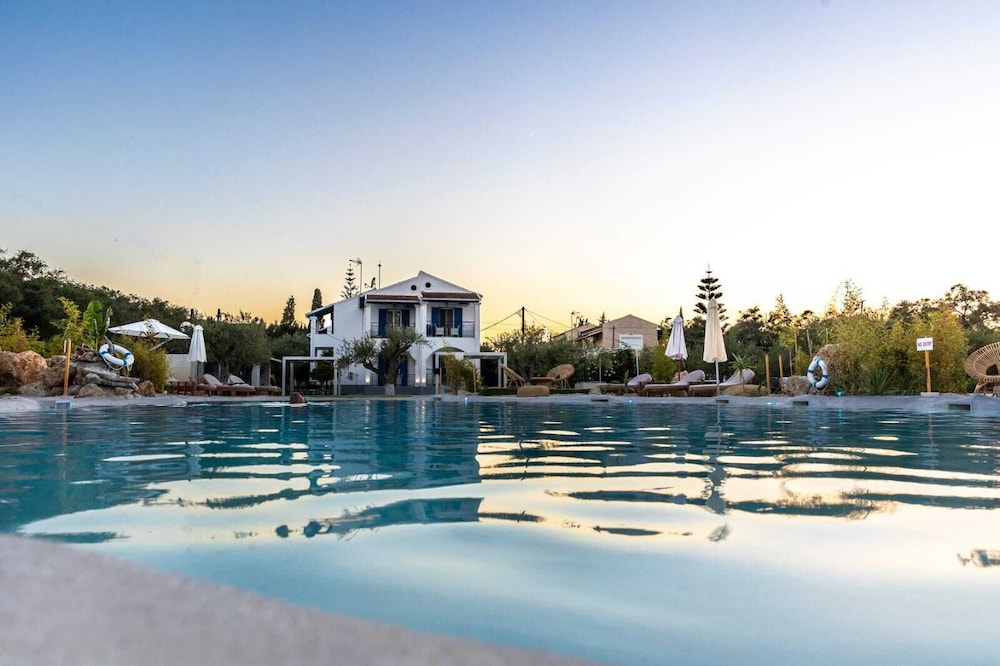 Sun n Chill — Swimming pool in Lefkimmi (Corfu), Ionian Islands