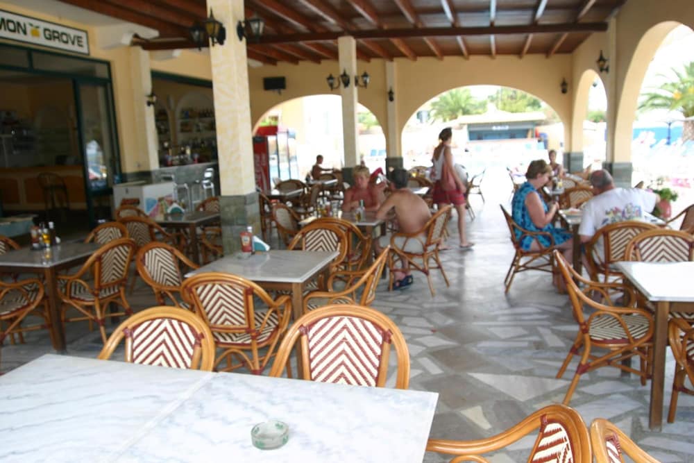 Complex Lemon Grove — Restaurant & bars in Lefkimmi (Corfu), Ionian Islands