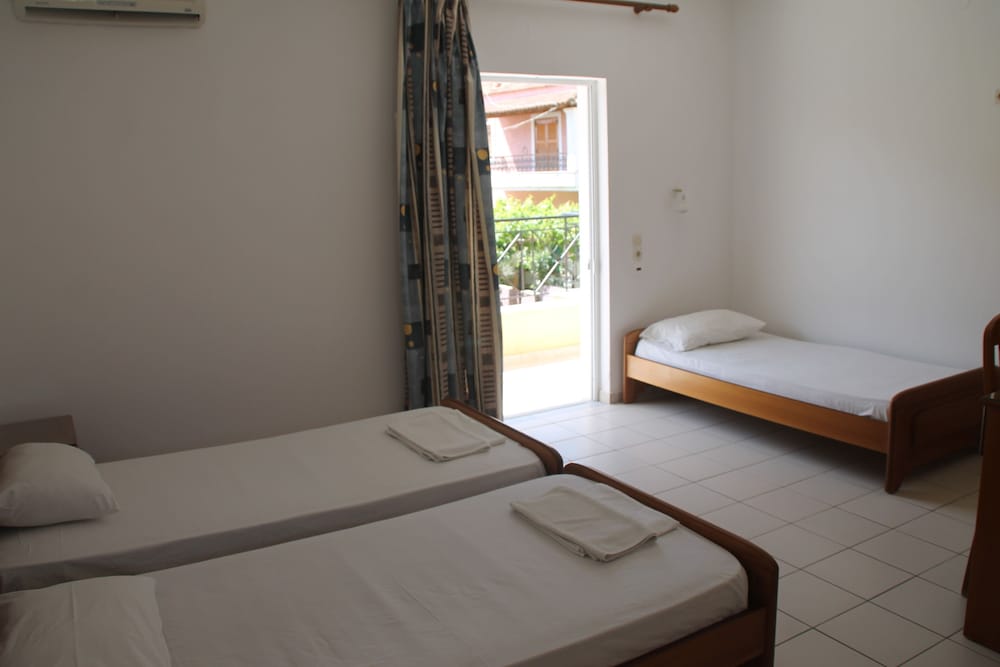 Complex Lemon Grove — Hotel rooms in Lefkimmi (Corfu), Ionian Islands