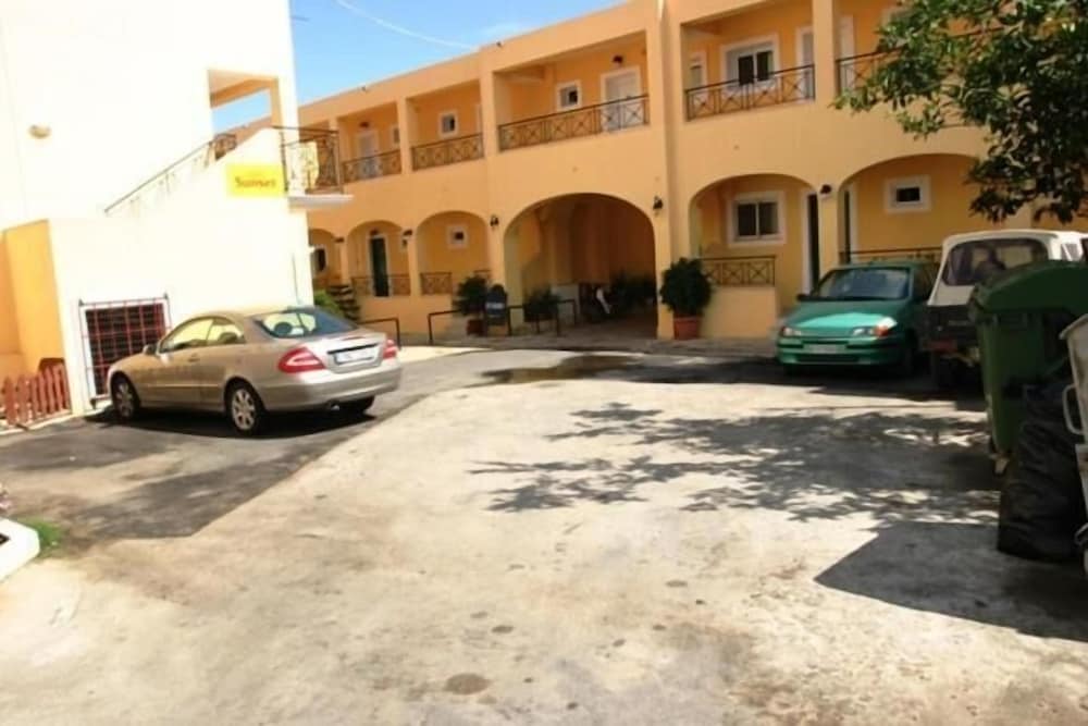 Complex Lemon Grove — Hotel building in Lefkimmi (Corfu), Ionian Islands