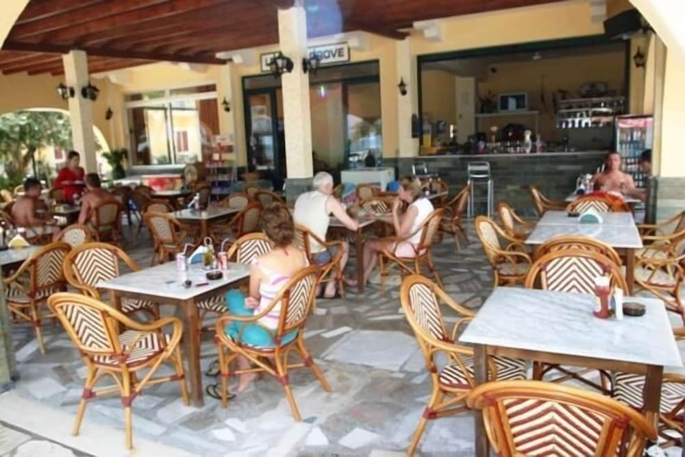 Complex Lemon Grove — Restaurant & bars in Lefkimmi (Corfu), Ionian Islands