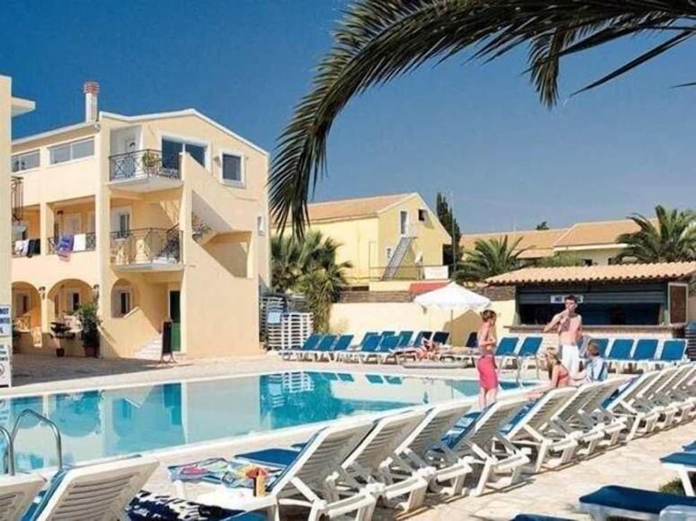 Complex Lemon Grove — Swimming pool in Lefkimmi (Corfu), Ionian Islands