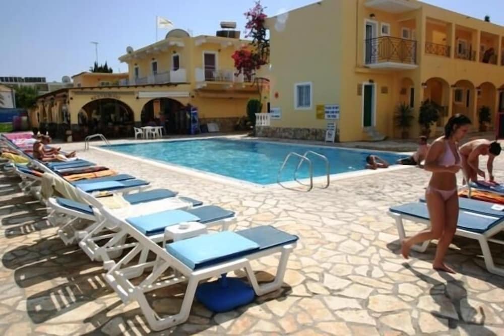 Complex Lemon Grove — Swimming pool in Lefkimmi (Corfu), Ionian Islands