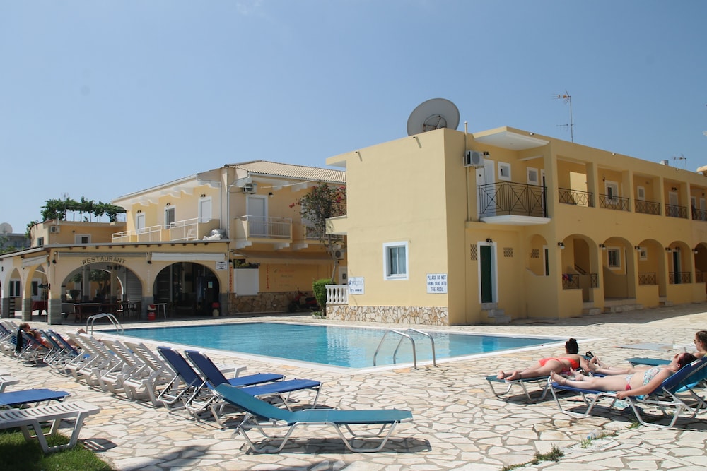 Complex Lemon Grove — Swimming pool in Lefkimmi (Corfu), Ionian Islands