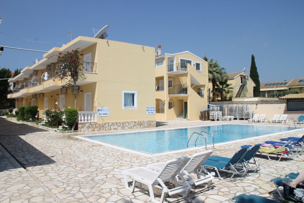 Complex Lemon Grove — Swimming pool in Lefkimmi (Corfu), Ionian Islands