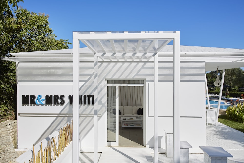 Mr and Mrs White Corfu Couples Retreat Adults Only — Hotel building in Acharavi, Ionian Islands