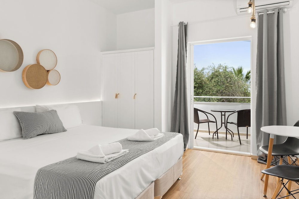 Mr and Mrs White Corfu Couples Retreat Adults Only — Hotel rooms in Acharavi, Ionian Islands