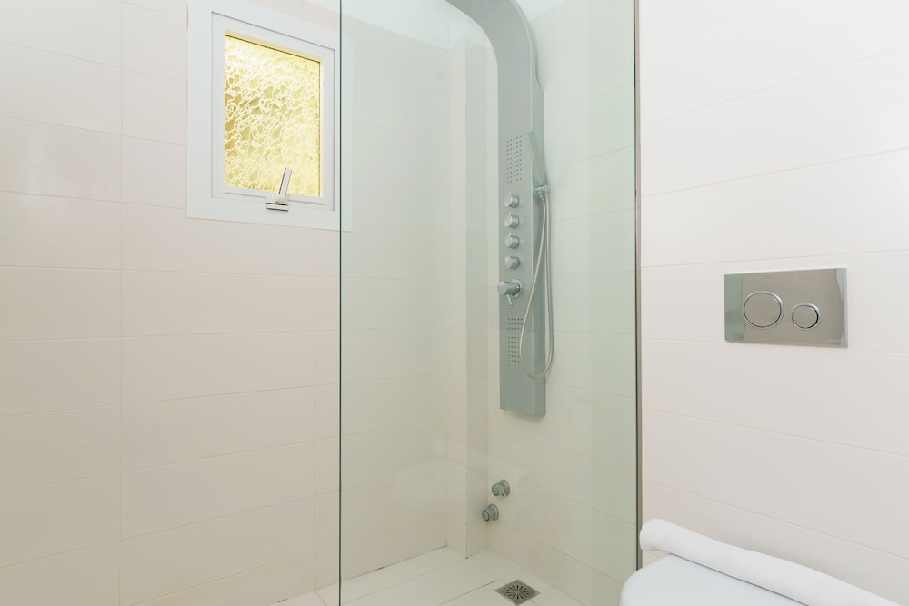 Mr and Mrs White Corfu Couples Retreat Adults Only — Hotel rooms in Acharavi, Ionian Islands