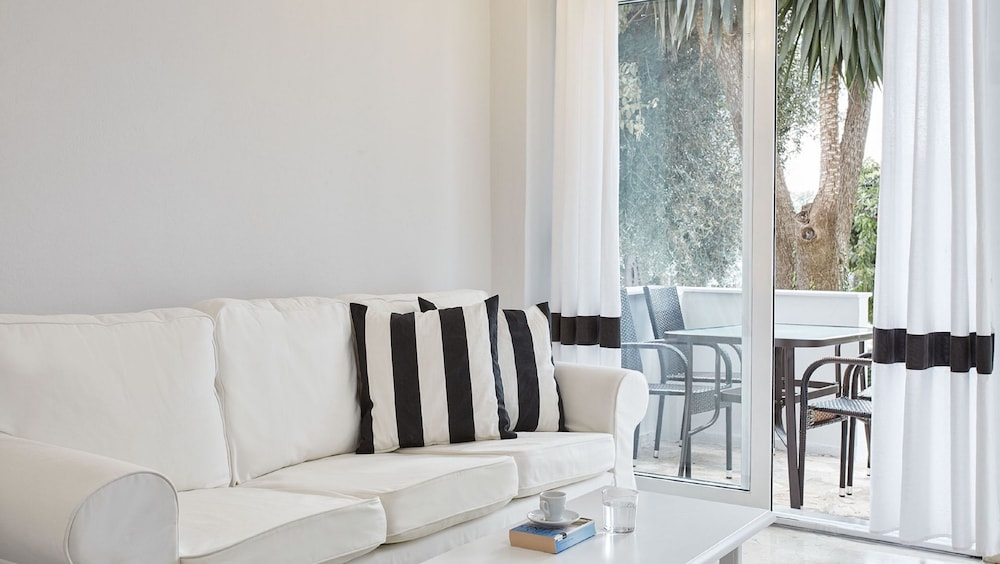 Mr and Mrs White Corfu Couples Retreat Adults Only — Hotel rooms in Acharavi, Ionian Islands