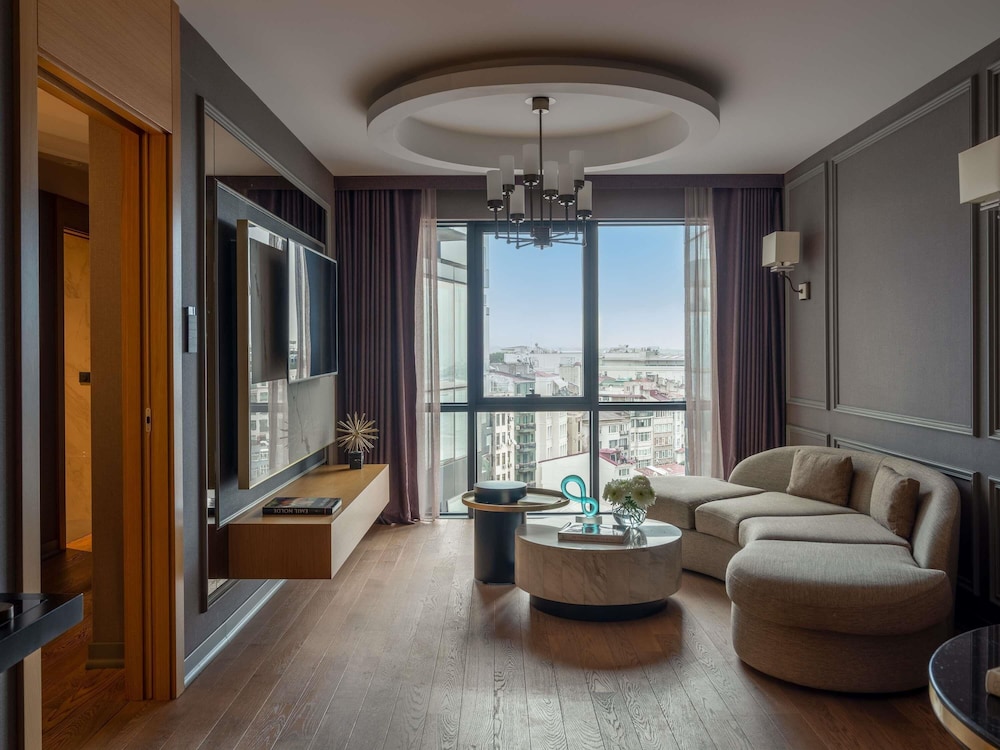 Sofitel Istanbul Taksim — Hotel rooms in Istanbul, Istanbul