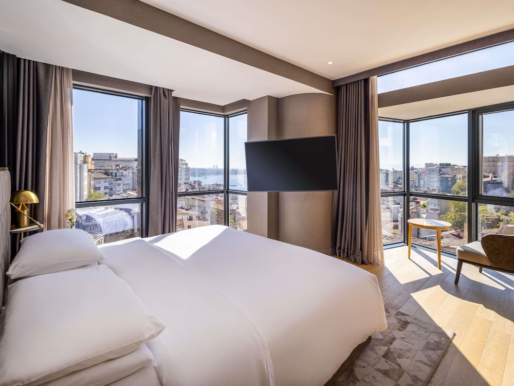 Sofitel Istanbul Taksim — Hotel rooms in Istanbul, Istanbul