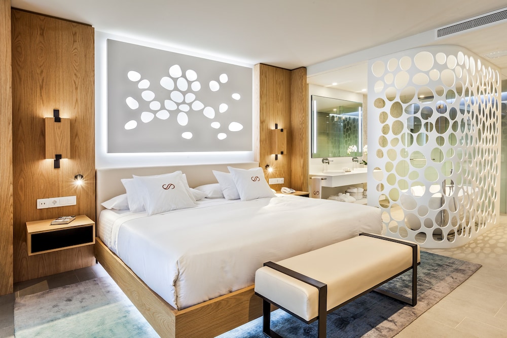 Royal Hideaway Corales Beach, part of Barceló Hotel Group - Adults Only — Rooms in Costa Adeje, Canary Islands