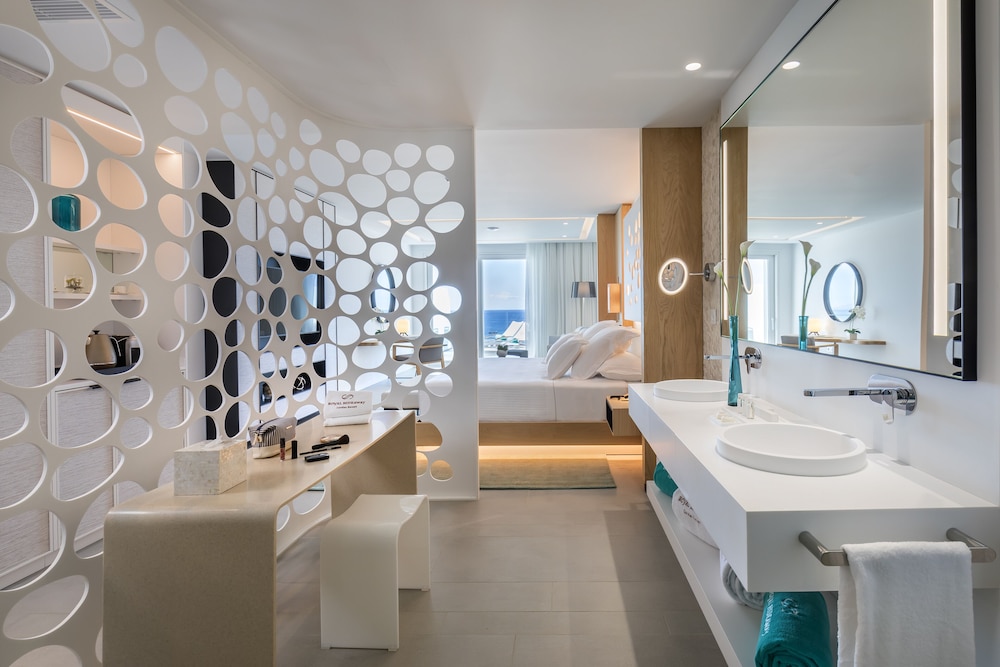 Royal Hideaway Corales Beach, part of Barceló Hotel Group - Adults Only — Rooms in Costa Adeje, Canary Islands
