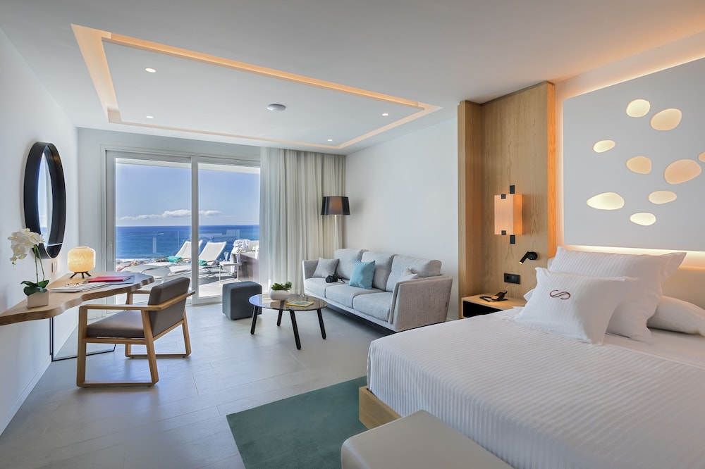 Royal Hideaway Corales Beach, part of Barceló Hotel Group - Adults Only — Rooms in Costa Adeje, Canary Islands
