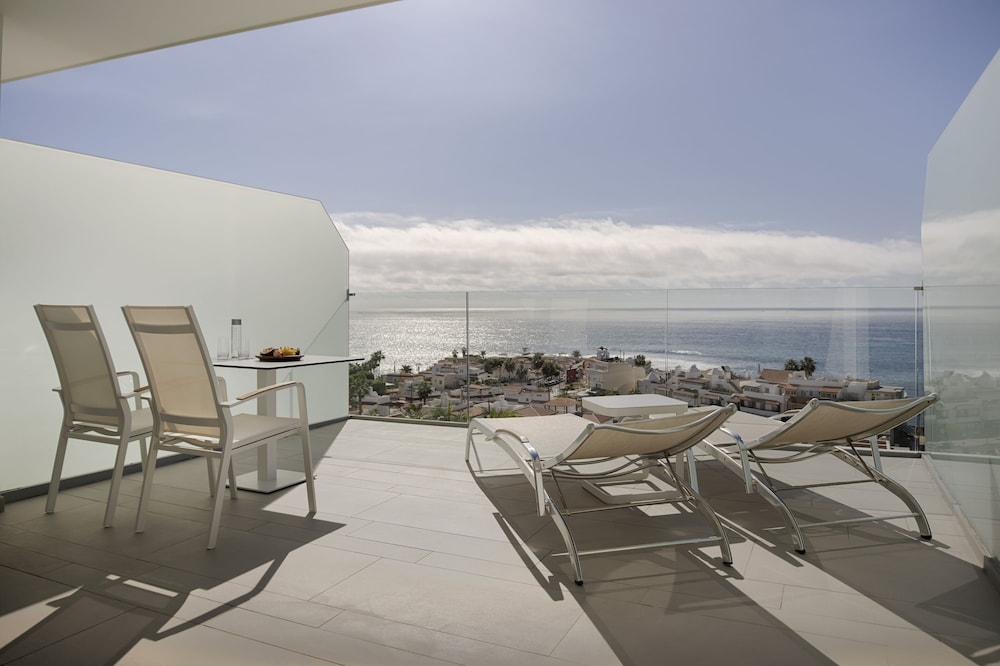 Royal Hideaway Corales Beach, part of Barceló Hotel Group - Adults Only — Rooms in Costa Adeje, Canary Islands