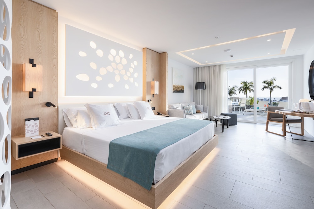 Royal Hideaway Corales Beach, part of Barceló Hotel Group - Adults Only — Rooms in Costa Adeje, Canary Islands