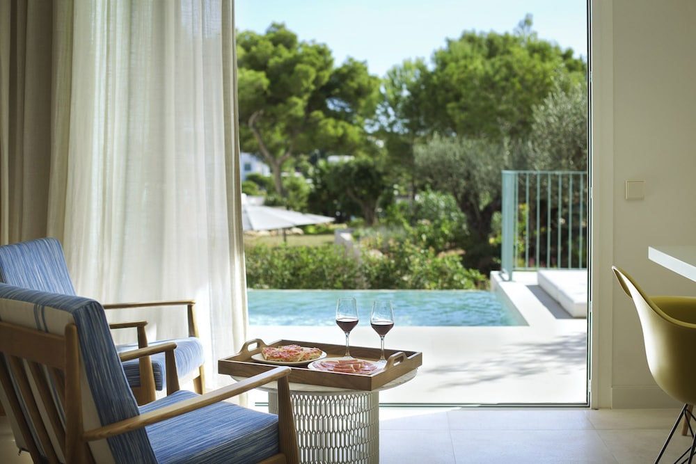 Inturotel Cala Esmeralda Beach Hotel & Spa - Adults Only — Hotel rooms in Cala d´Or, Balearic Islands