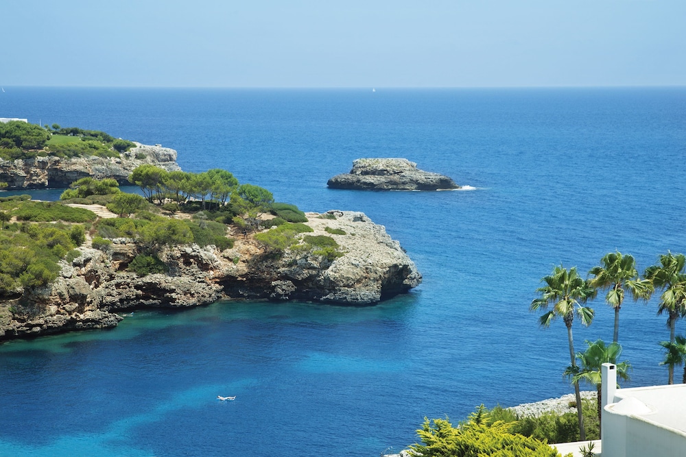 Inturotel Cala Esmeralda Beach Hotel & Spa - Adults Only — Attractions in the area in Cala d´Or, Balearic Islands
