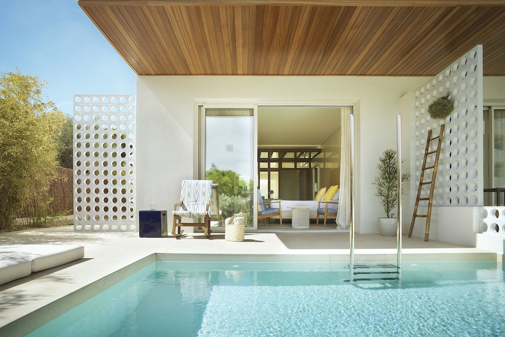 Inturotel Cala Esmeralda Beach Hotel & Spa - Adults Only — Hotel rooms in Cala d´Or, Balearic Islands