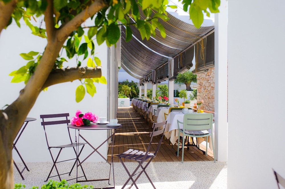 Inturotel Cala Esmeralda Beach Hotel & Spa - Adults Only — Restaurant & bars in Cala d´Or, Balearic Islands