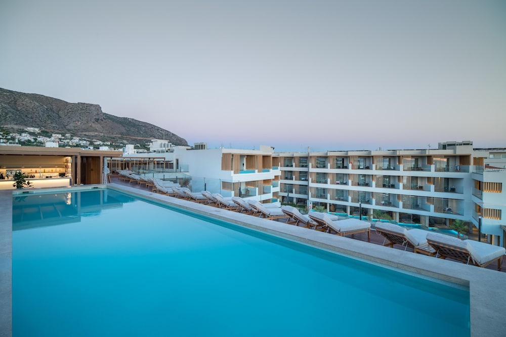 Akasha Beach Hotel & Spa — Swimming pool in Hersonissos