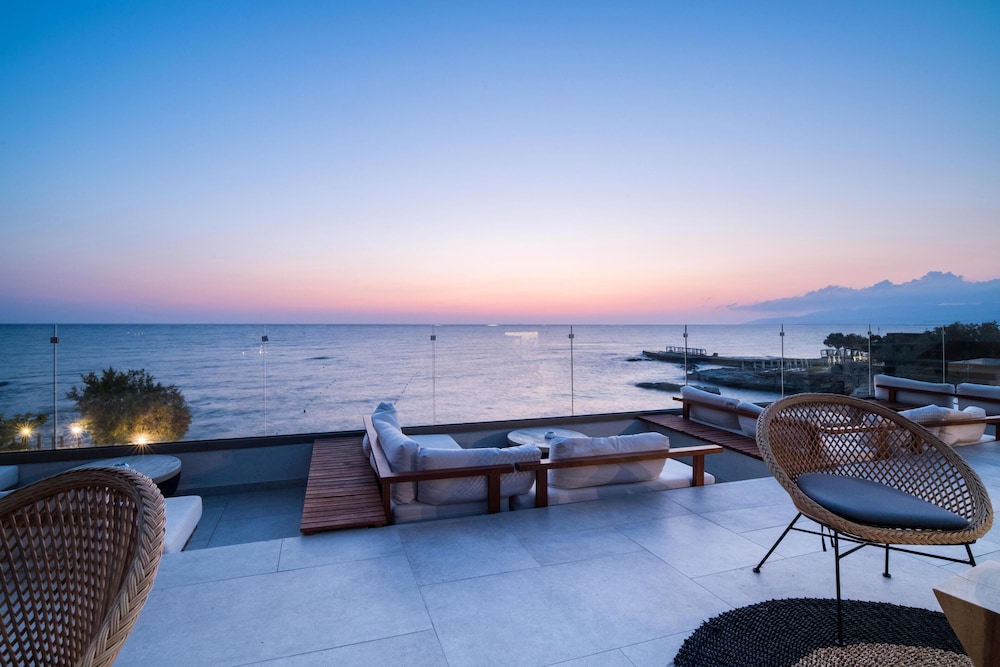 Akasha Beach Hotel & Spa — Restaurant & bars in Hersonissos
