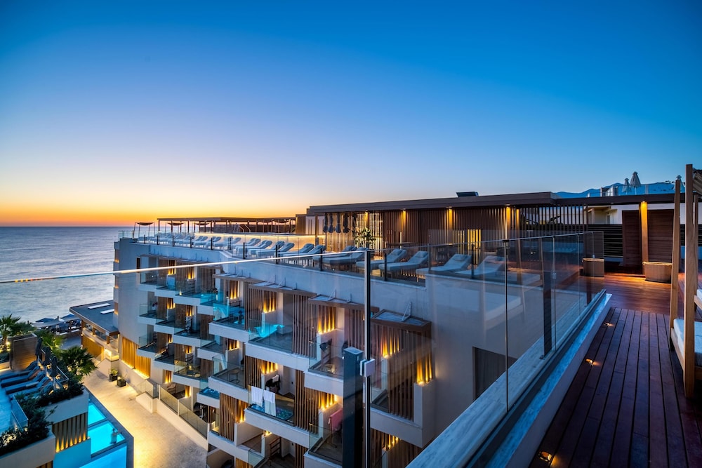 Akasha Beach Hotel & Spa — Hotel building in Hersonissos