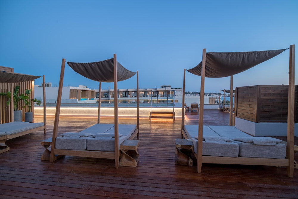 Akasha Beach Hotel & Spa — Hotel building in Hersonissos