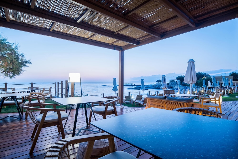 Akasha Beach Hotel & Spa — Restaurant & bars in Hersonissos