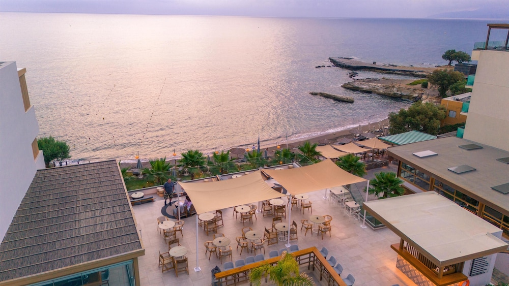 Akasha Beach Hotel & Spa — Restaurant & bars in Hersonissos