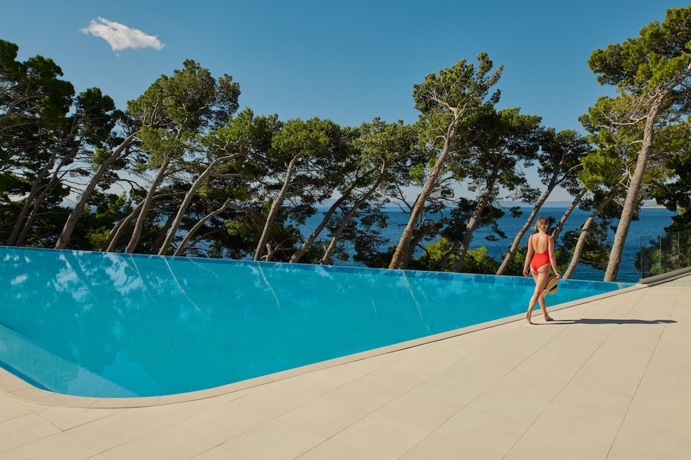 Bluesun Hotel Berulia — Swimming pool in Brela, Split-Dalmatia