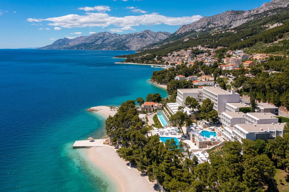 Bluesun Hotel Berulia — Main photo in Brela, Split-Dalmatia
