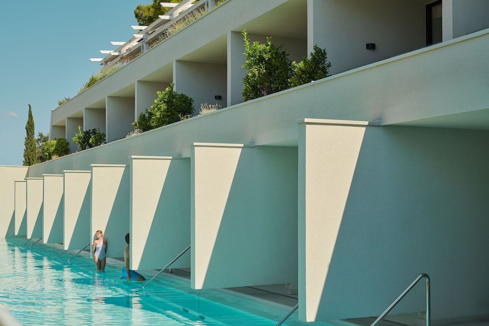 Bluesun Hotel Berulia — Swimming pool in Brela, Split-Dalmatia