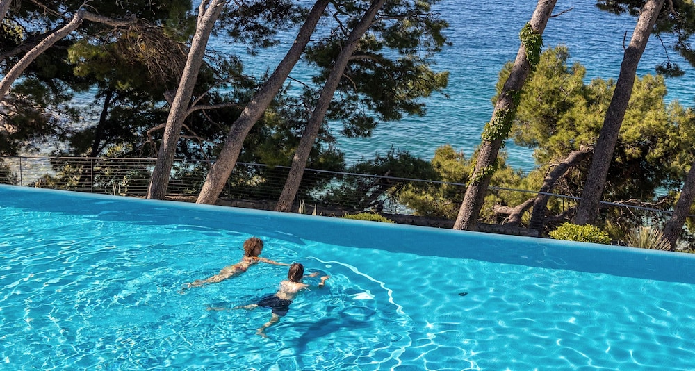 Bluesun Hotel Berulia — Swimming pool in Brela, Split-Dalmatia