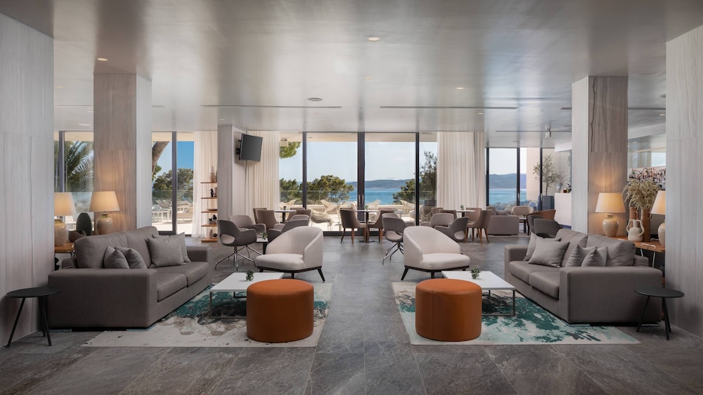 Bluesun Hotel Berulia — Restaurant & bars in Brela, Split-Dalmatia