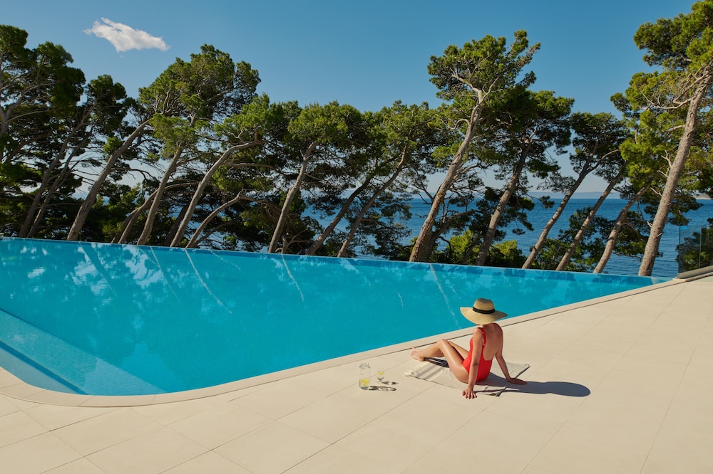 Bluesun Hotel Berulia — Swimming pool in Brela, Split-Dalmatia