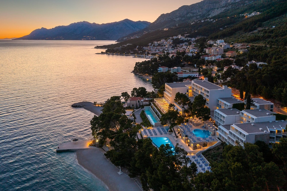 Bluesun Hotel Berulia — Swimming pool in Brela, Split-Dalmatia