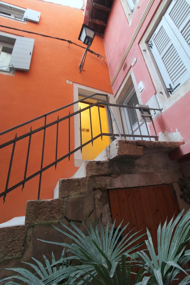 Noemi's rooms — Hotel building in Rovinj, Istria