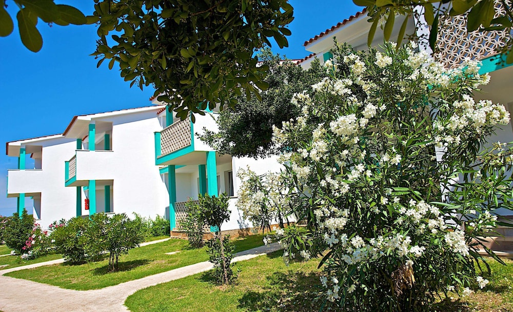 Apartments Kazela — Hotel building in Medulin, Istria
