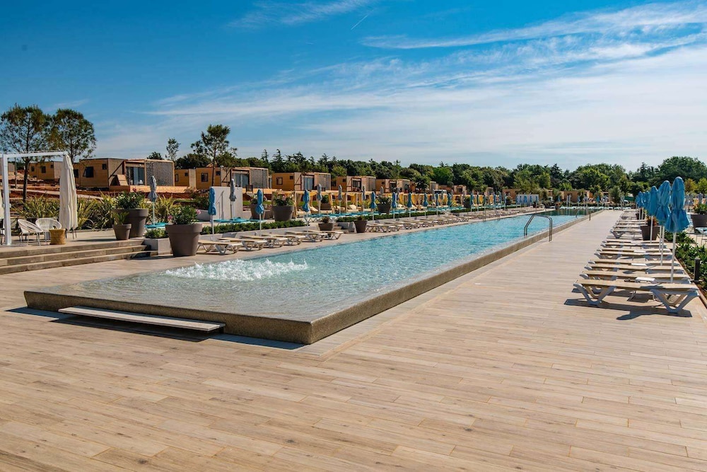 Apartments Kazela — Swimming pool in Medulin, Istria