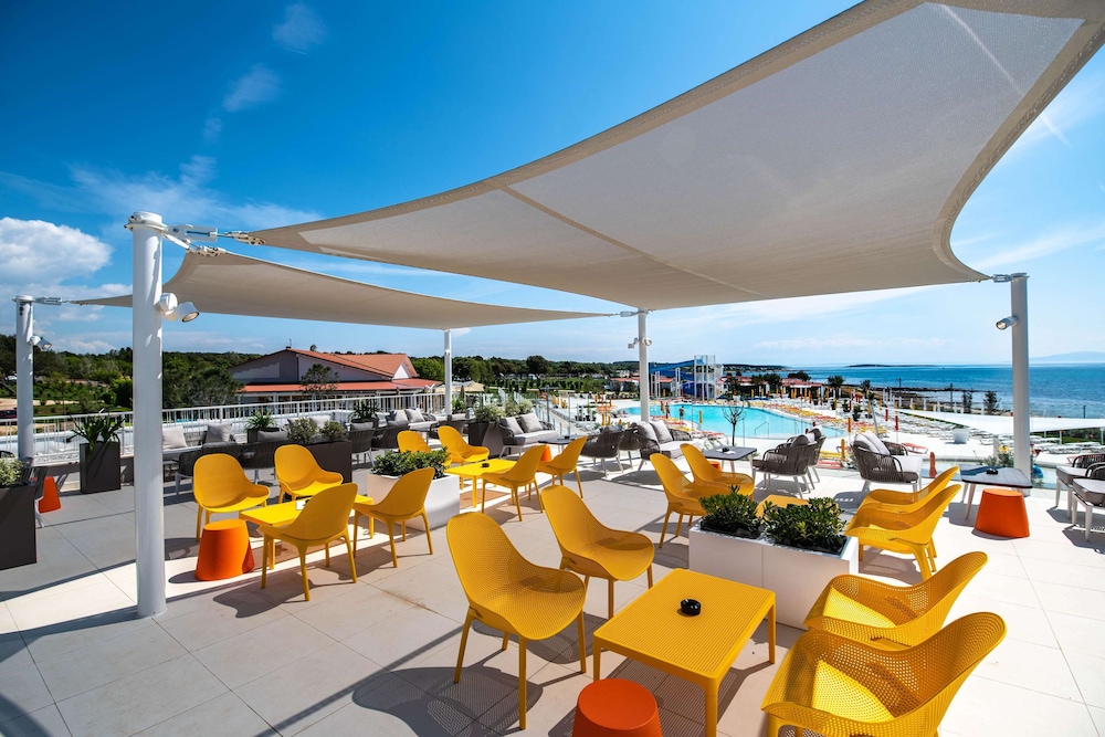 Apartments Kazela — Restaurant & bars in Medulin, Istria