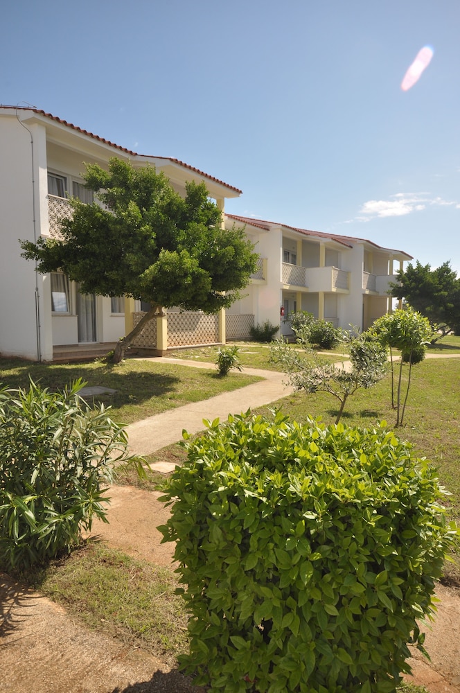 Apartments Kazela — Hotel building in Medulin, Istria