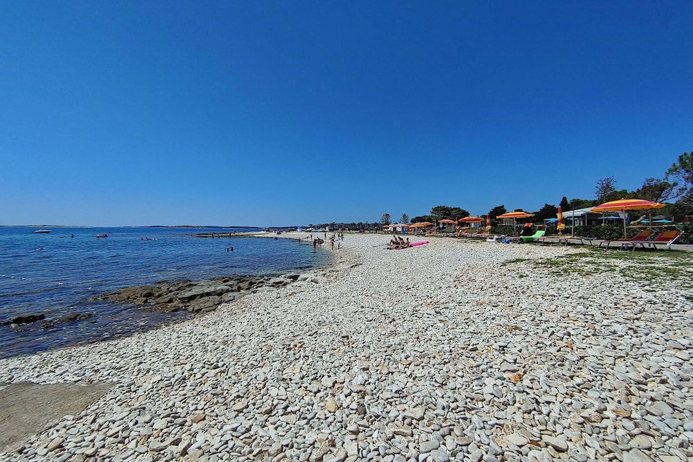 Apartments Kazela — Beach in Medulin, Istria