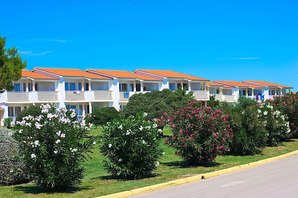 Apartments Kazela — Hotel building in Medulin, Istria