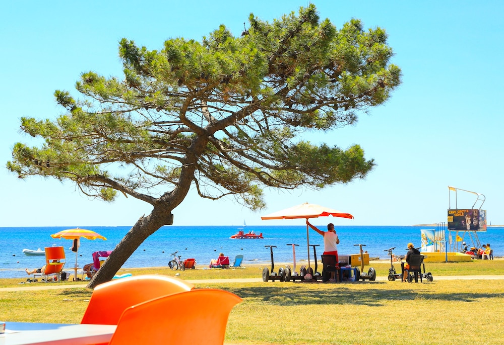 Apartments Kazela — Beach in Medulin, Istria